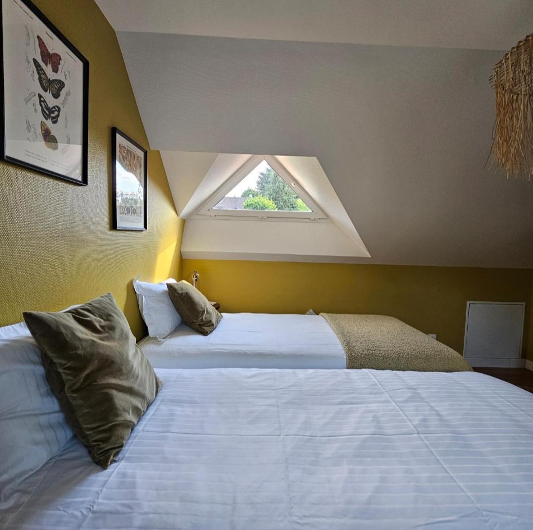 Domaine Des Pousses, Chambres D'Hotes Au Coeur D'Un Village De Campagne Droue-sur-Drouette Ruang foto